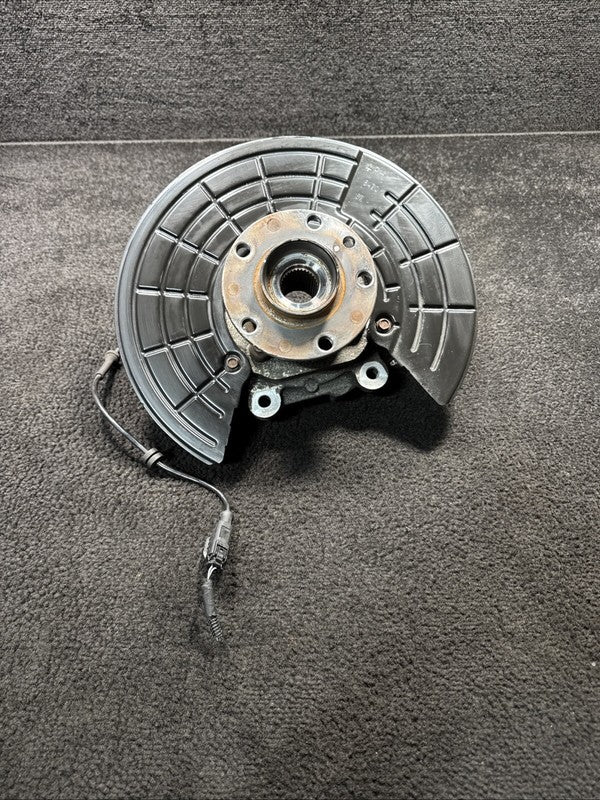 2017 Maserati Levante Rear Right Spindle Knuckle Wheel Hub OEM