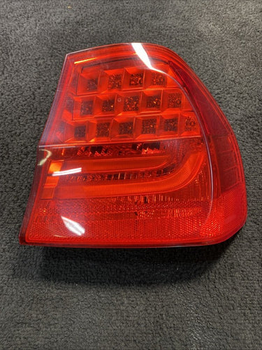 63217289430 2009-2011 BMW 328i 335i Rear Right Outer LED Tail Light Lamp OEM 63217289430