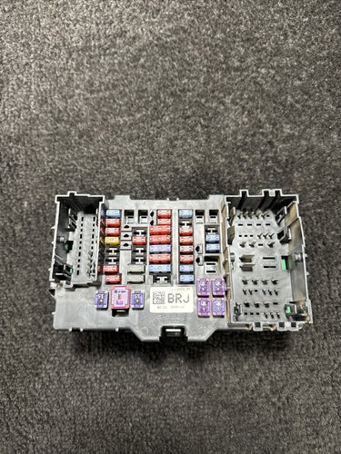 23459422 2016 Chevrolet Silverado 3500 Cabin Fuse Relay Box OEM 23459422