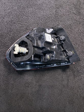 561945208B 2016-2019 Volkswagen Passat Rear Right Passenger Tail Light Lamp OEM 561945208B