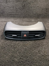 97410-B2000-EQ 14-19 Kia Soul Center Dashboard AC Air Vents W/ Hazard Switch OEM 97410-B2000-EQ
