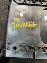 7L6863762 06-10 Volkswagen Touareg Center Console Storage Lid Armrest Gray OEM 7L6863762