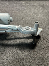 3397021991 2019 Volvo XC90 Front Windshield Wiper Linkage W/ Motor OEM 3397021991