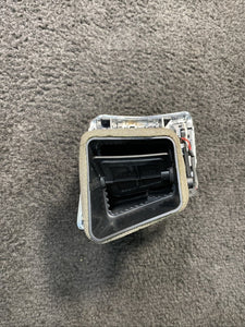 8R1820901GWVF 2009-2012 Audi Q5 Front Left Driver Dash A/C Air Vent Grille OEM 8R1820901GWVF