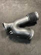 JL349B642CA 2018-2021 Ford Expedition Engine air Intake Inlet Duct W/ Sensor OEM JL349B642CA