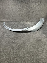 HY32290E23AC 2018 Land Rover Discovery Rear Left Fender Flair Molding OEM HY32290E23AC