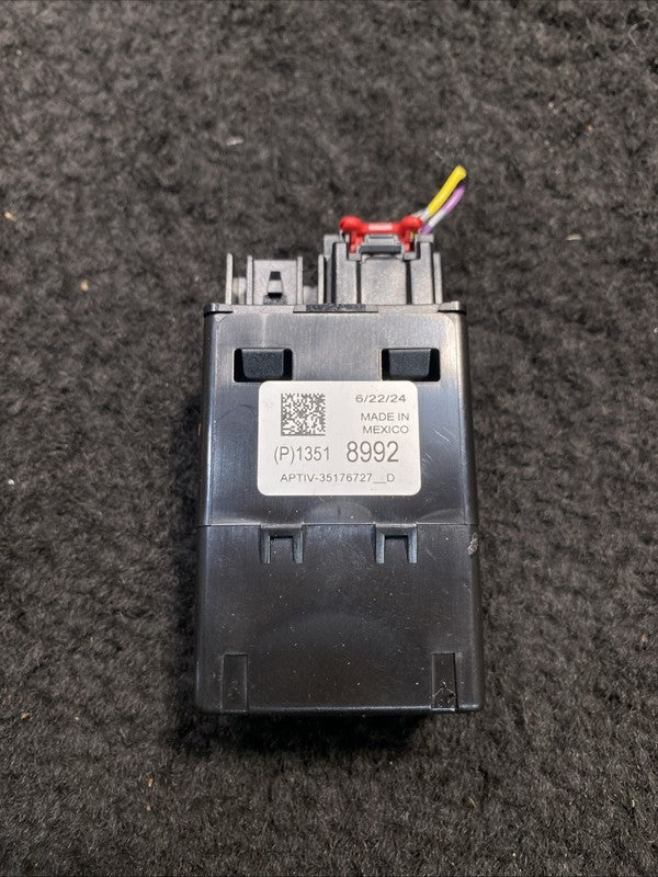 13518992 2025 Cadillac CT5-V Console USB-C Charging Port Adapter OEM 13518992