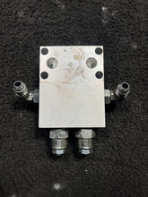 A30311UA12 2020 Freightliner M2 Sun Hydraulics Valve Manifold OEM A30311UA12