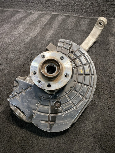 2014 Maserati Ghibli Front Left Spindle Knuckle Wheel Hub OEM