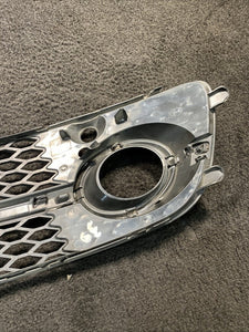 8R0807681S 2013-2017 Audi Q5 Left Driver Bumper Grille W/ Sensor Hole OEM 8R0807681S