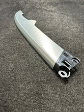 HY32640E72BC 2018 Land Rover Discovery Right Dash Center Console Metallic Trim Molding OEM