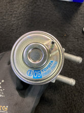 25620-75050 1995-2004 Toyota Tacoma Pickup 2.4L 2.7L 3RZFE EGR Valve W/ Gaskets 25620-75050