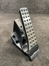 A2053000104 2018 Mercedes E63s AMG Accelerator Gas Pedal Assembly OEM A2053000104