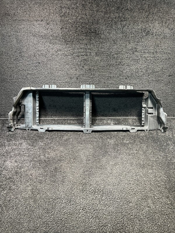 31455462 2019 Volvo XC90 Front Upper Air Guide OEM 31455462