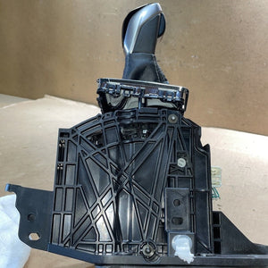 PA66-GF33 2021 Subaru Legacy OutBack Automatic Gear Shift Selector Assembly CVT No Cable