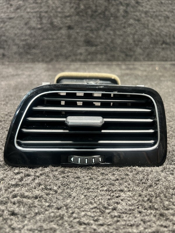 5G1819710 2018 Volkswagen Golf R Front Right AC Air Vent OEM 5G1819710