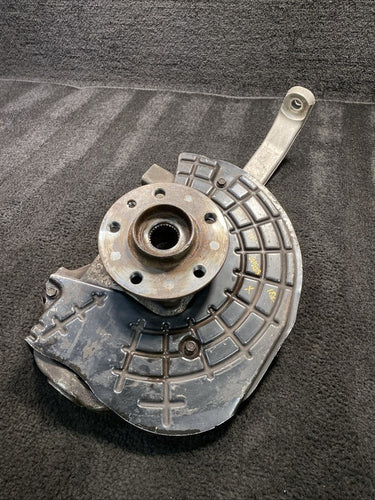 2015 Maserati Ghibli Front Left Spindle Knuckle Wheel Hub OEM 18k