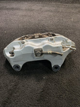 20.7981.04 2003-2005 Jaguar XJR Front Brake Caliper Pair Set Brembo OEM 20.7981.04