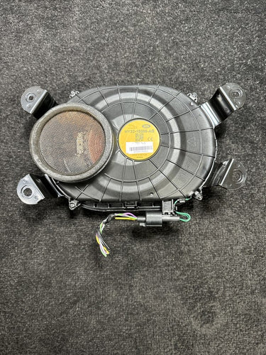 HY3218808AB 2018 Land Rover Discovery Rear Subwoofer Speaker OEM HY3218808AB