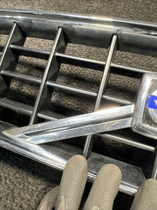 8620641 2005 Volvo XC90 Front Center Grille OEM 8620641