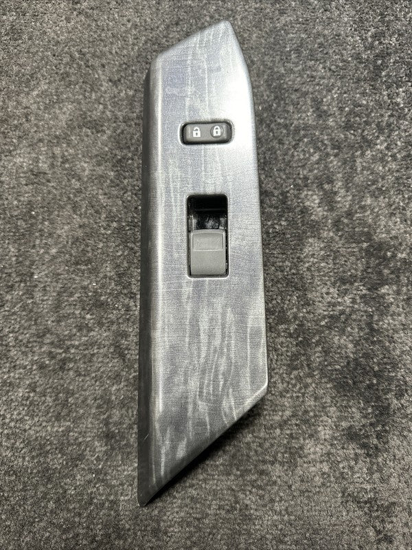 74231-0R050 2017 Toyota Rav4 Front Right Window Switch W/ Trim OEM 74231-0R050