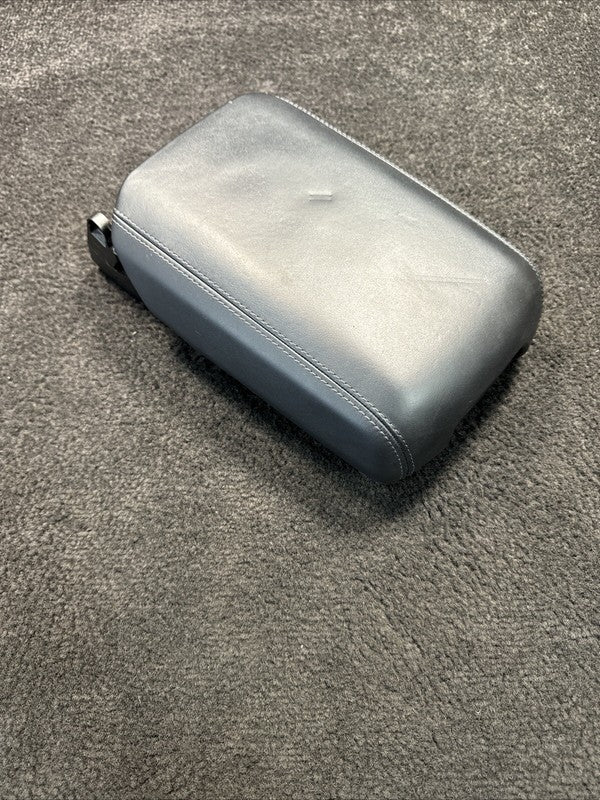 2020 Porsche Macan GTS Front Center Console Arm Rest Black OEM