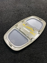 2322 Z8813 2002-2007 Saturn Vue Equinox Overhead Center Dome Roof Light Cover Lens OEM