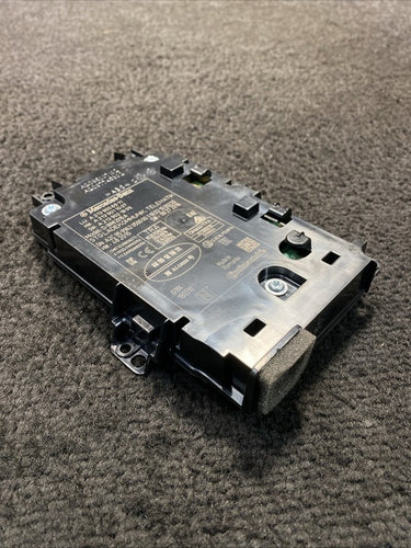 A2139006911 2018 Mercedes E63s AMG Center Console Wireless Charging Module OEM A2139006911