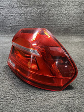 561945208B 2016-2019 Volkswagen Passat Rear Right Passenger Tail Light Lamp OEM 561945208B