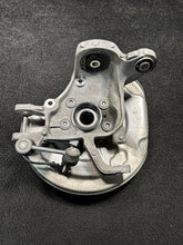 32217286 2019 Volvo XC90 Rear Left Spindle Knuckle Wheel Hub Bearing OEM 32217286