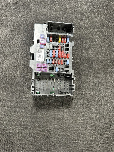 23459422 2016 GMC Sierra 3500 Left Cabin Fuse Relay Box OEM 23459422