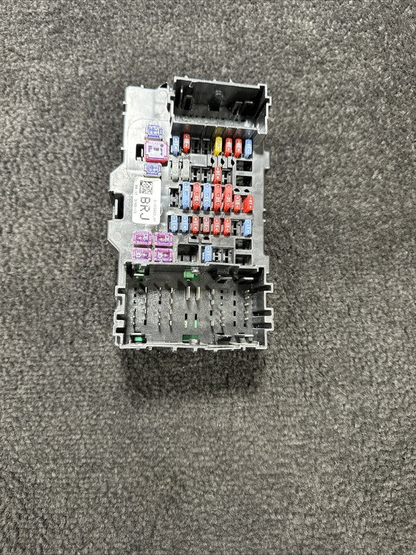 23459422 2016 GMC Sierra 3500 Left Cabin Fuse Relay Box OEM 23459422
