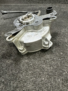 A1771800101 2015-2019 Mercedes C63 AMG Engine Motor Vacuum Pump OEM A1771800101