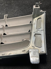 15070106 2006 Cadillac Escalade Front Upper Grille OEM 15070106 Black