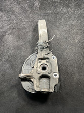 06700320530 2017 Maserati Levante Front Left Spindle Knuckle Wheel Hub OEM 06700320530