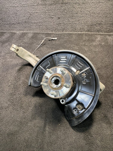 4990718 2016-2020 Tesla Model X Front Right Passenger Spindle Knuckle Hub OEM 1027316-00