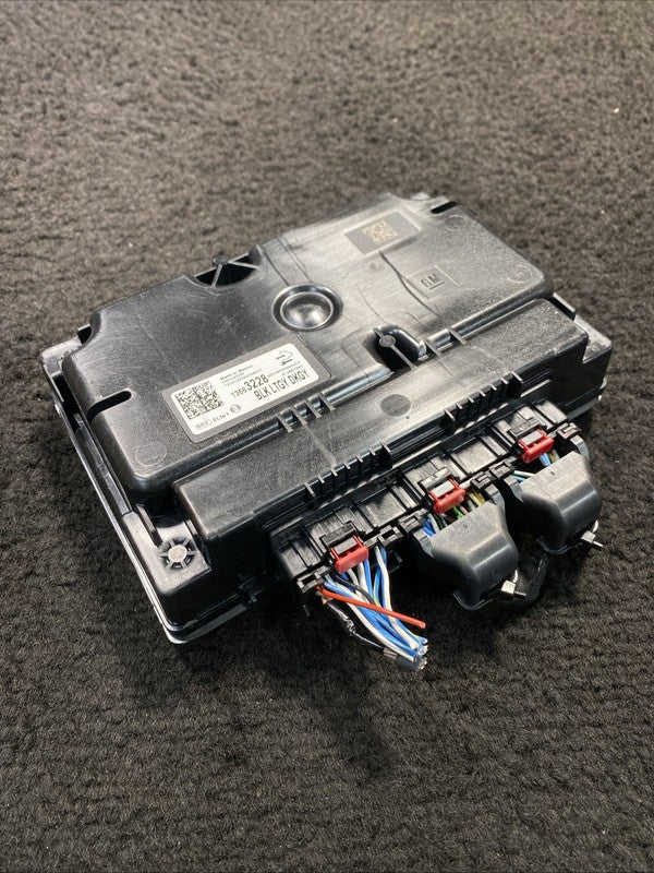 13563228 2025 Cadillac CT5-V Gateway Control Module OEM 13563228