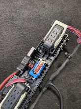 109440502D 16-20 Tesla Model X/S Front Frunk Fuse Relay Junction Box Unit OEM 1094405-02-D