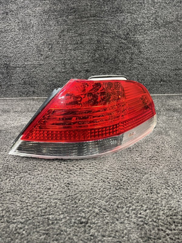 6938516 2006 Bmw 750Li Right Side LED Taillight Lamp OEM 6938516
