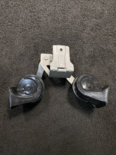 2018 Mercedes E63s AMG Signal Horns W/ Bracket OEM