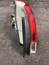 6938516 2006 Bmw 750Li Right Side LED Taillight Lamp OEM 6938516