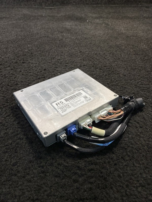 86741-53045 2015-2017 Lexus RC300 RC350 Telematics Receiver Control Module OEM 86741-53045