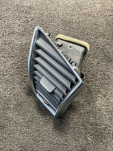 8R1820902GWVF 2009-2012 Audi Q5 Front Right Dash A/C Air Vent Grille OEM 8R1820902GWVF