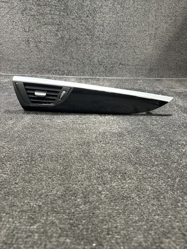 9205356 2017 BMW M240i F22 Dash A/C Air Vent W/ Trim OEM 9205356