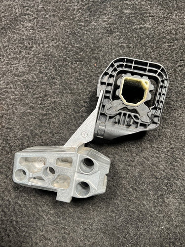 5A0E227 2023 BMW X1 Front Right Bumper Support Adaptor Bracket OEM 5A0E227