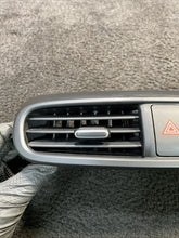 97410-B2000-EQ 14-19 Kia Soul Center Dashboard AC Air Vents W/ Hazard Switch OEM 97410-B2000-EQ