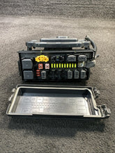 P04692015AH 2006 Jeep Cherokee 3.7L BCM Body Control Module Fuse Box OEM P04692015AH