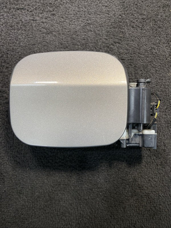 84075185 2016-2019 Chevrolet Volt Fuel Door Tank Filler Pipe Housing Gray OEM 84075185