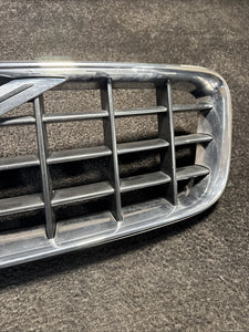 8620641 2005 Volvo XC90 Front Center Grille OEM 8620641