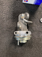 25620-75050 1995-2004 Toyota Tacoma Pickup 2.4L 2.7L 3RZFE EGR Valve W/ Gaskets 25620-75050